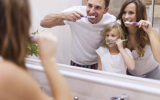 How oral health impacts overall body health